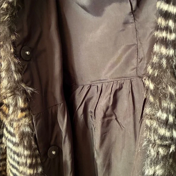 Willow & Clay Faux Fur Coat NWOT - Picture 4 of 7